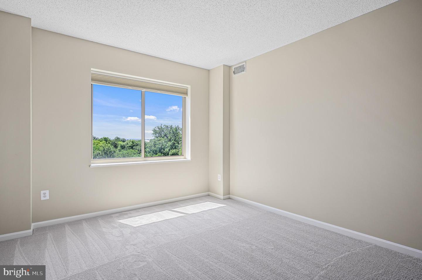 19355 CYPRESS RIDGE TER #802, LEESBURG, Virginia 20176, 3 Bedrooms Bedrooms, ,2 BathroomsBathrooms,Residential,For sale,19355 CYPRESS RIDGE TER #802,VALO2096592 MLS # VALO2096592