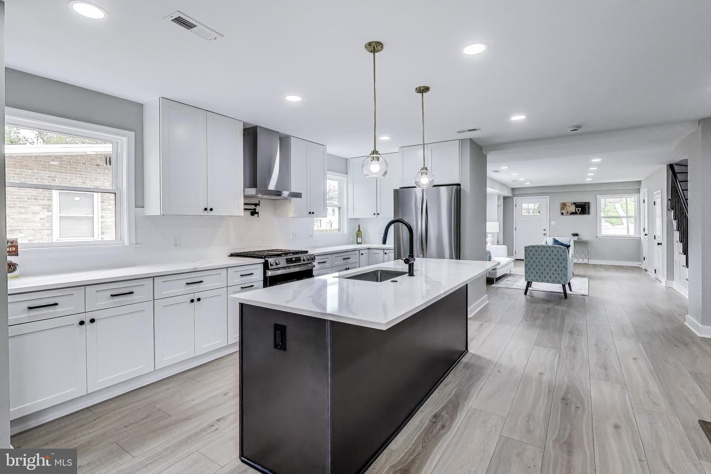 5209 10TH PL S, ARLINGTON, Virginia 22204, 3 Bedrooms Bedrooms, ,2 BathroomsBathrooms,Residential,For sale,5209 10TH PL S,VAAR2057542 MLS # VAAR2057542