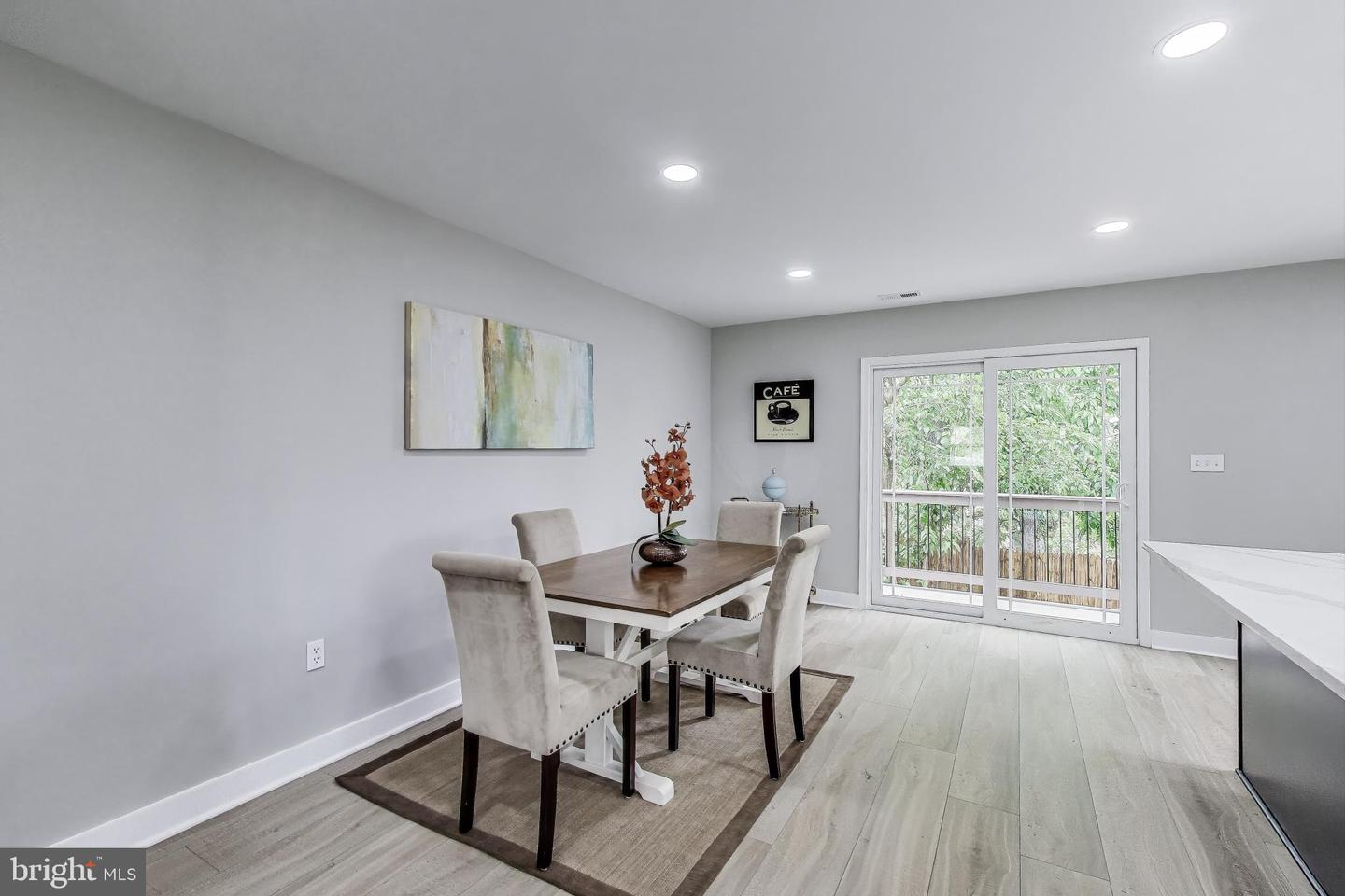 5209 10TH PL S, ARLINGTON, Virginia 22204, 3 Bedrooms Bedrooms, ,2 BathroomsBathrooms,Residential,For sale,5209 10TH PL S,VAAR2057542 MLS # VAAR2057542
