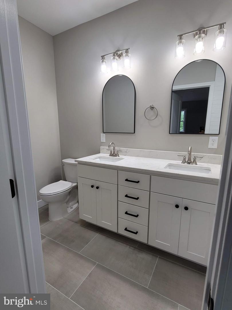 5209 10TH PL S, ARLINGTON, Virginia 22204, 3 Bedrooms Bedrooms, ,2 BathroomsBathrooms,Residential,For sale,5209 10TH PL S,VAAR2057542 MLS # VAAR2057542