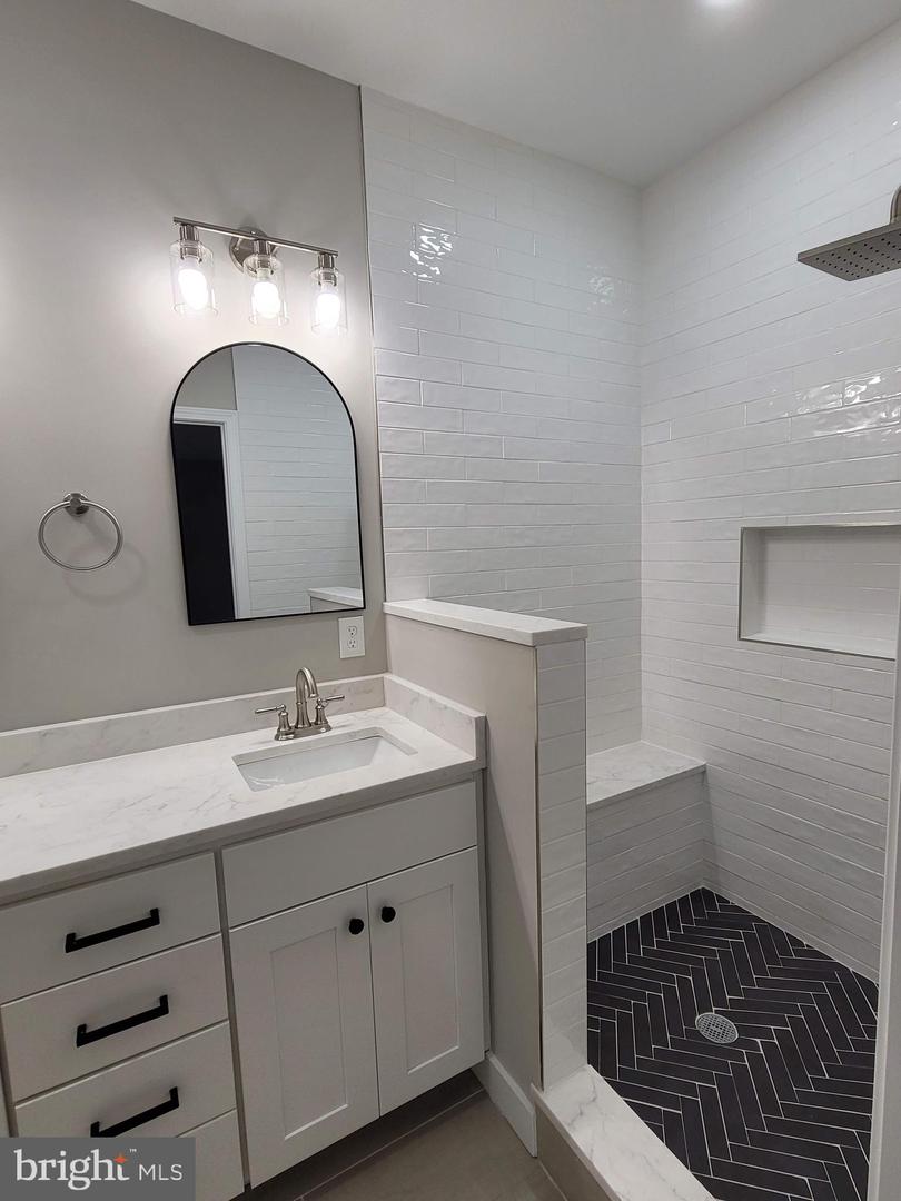 5209 10TH PL S, ARLINGTON, Virginia 22204, 3 Bedrooms Bedrooms, ,2 BathroomsBathrooms,Residential,For sale,5209 10TH PL S,VAAR2057542 MLS # VAAR2057542