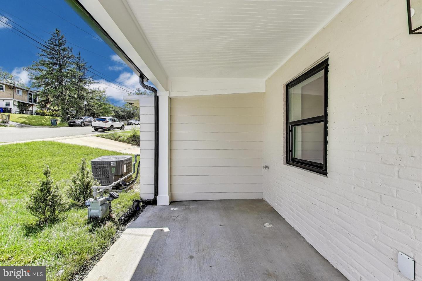 5209 10TH PL S, ARLINGTON, Virginia 22204, 3 Bedrooms Bedrooms, ,2 BathroomsBathrooms,Residential,For sale,5209 10TH PL S,VAAR2057542 MLS # VAAR2057542
