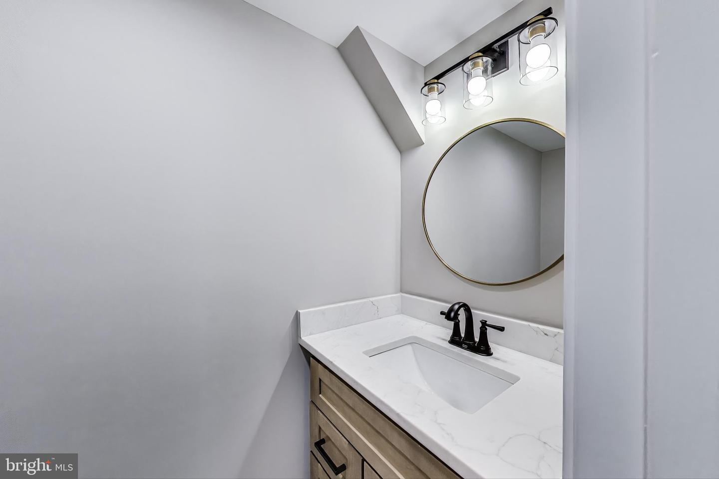 5209 10TH PL S, ARLINGTON, Virginia 22204, 3 Bedrooms Bedrooms, ,2 BathroomsBathrooms,Residential,For sale,5209 10TH PL S,VAAR2057542 MLS # VAAR2057542