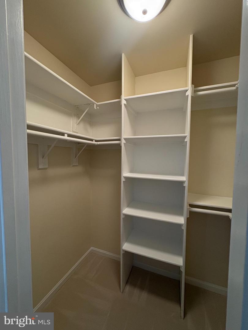 6051-B ESSEX HOUSE SQ #B, ALEXANDRIA, Virginia 22310, 2 Bedrooms Bedrooms, ,2 BathroomsBathrooms,Residential,For sale,6051-B ESSEX HOUSE SQ #B,VAFX2241704 MLS # VAFX2241704