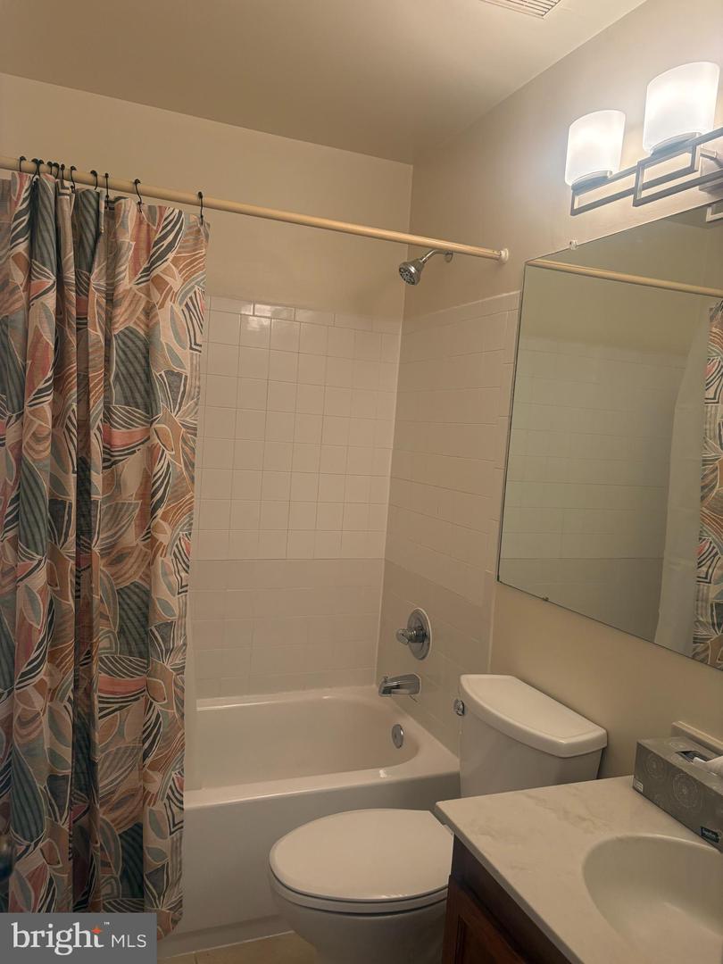 6051-B ESSEX HOUSE SQ #B, ALEXANDRIA, Virginia 22310, 2 Bedrooms Bedrooms, ,2 BathroomsBathrooms,Residential,For sale,6051-B ESSEX HOUSE SQ #B,VAFX2241704 MLS # VAFX2241704