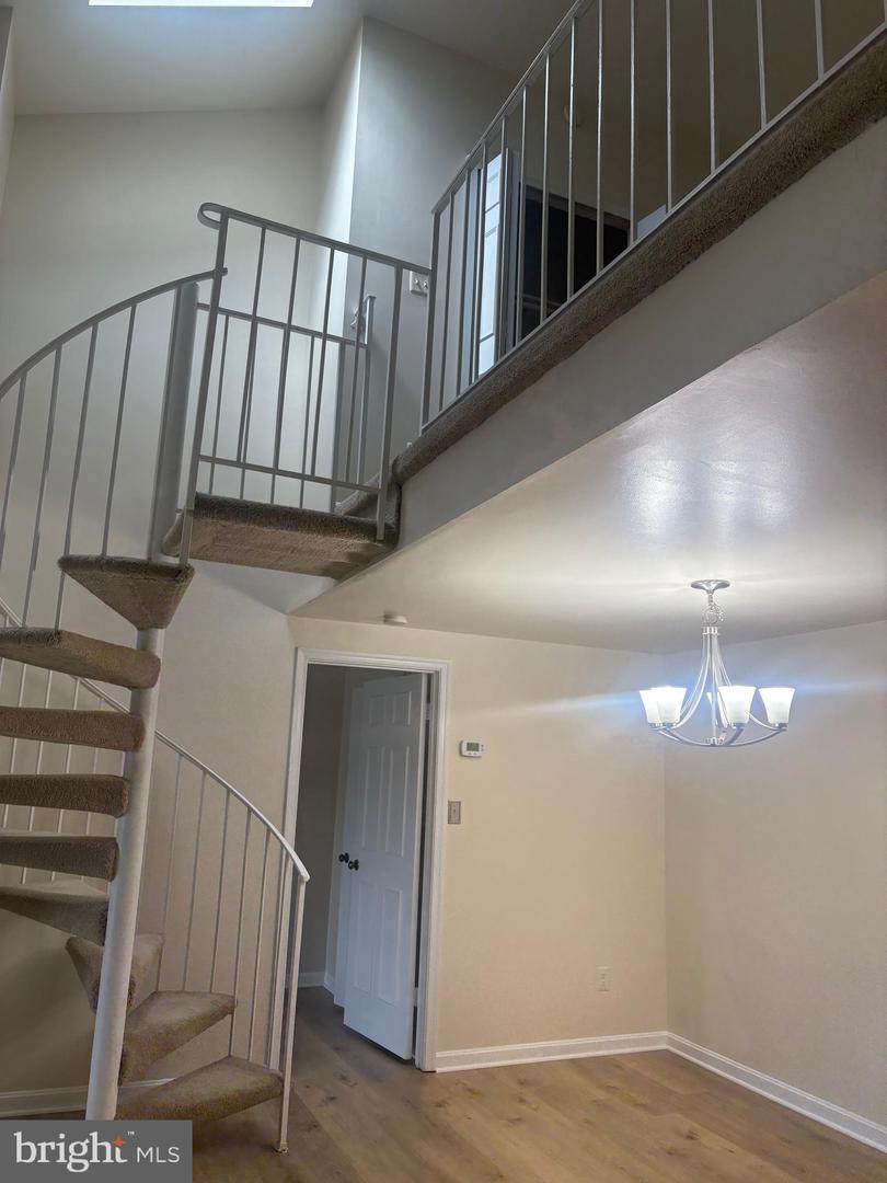 6051-B ESSEX HOUSE SQ #B, ALEXANDRIA, Virginia 22310, 2 Bedrooms Bedrooms, ,2 BathroomsBathrooms,Residential,For sale,6051-B ESSEX HOUSE SQ #B,VAFX2241704 MLS # VAFX2241704
