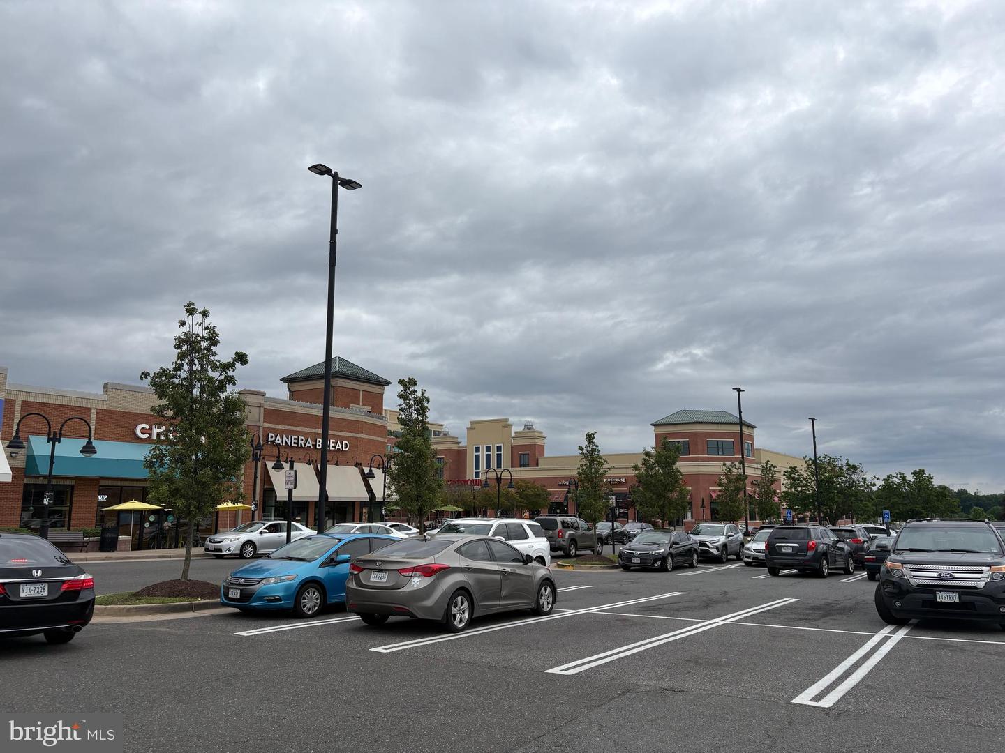 6051-B ESSEX HOUSE SQ #B, ALEXANDRIA, Virginia 22310, 2 Bedrooms Bedrooms, ,2 BathroomsBathrooms,Residential,For sale,6051-B ESSEX HOUSE SQ #B,VAFX2241704 MLS # VAFX2241704