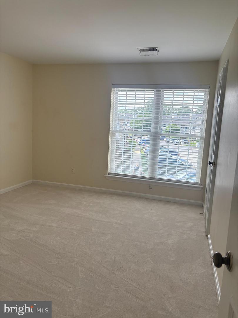6051-B ESSEX HOUSE SQ #B, ALEXANDRIA, Virginia 22310, 2 Bedrooms Bedrooms, ,2 BathroomsBathrooms,Residential,For sale,6051-B ESSEX HOUSE SQ #B,VAFX2241704 MLS # VAFX2241704
