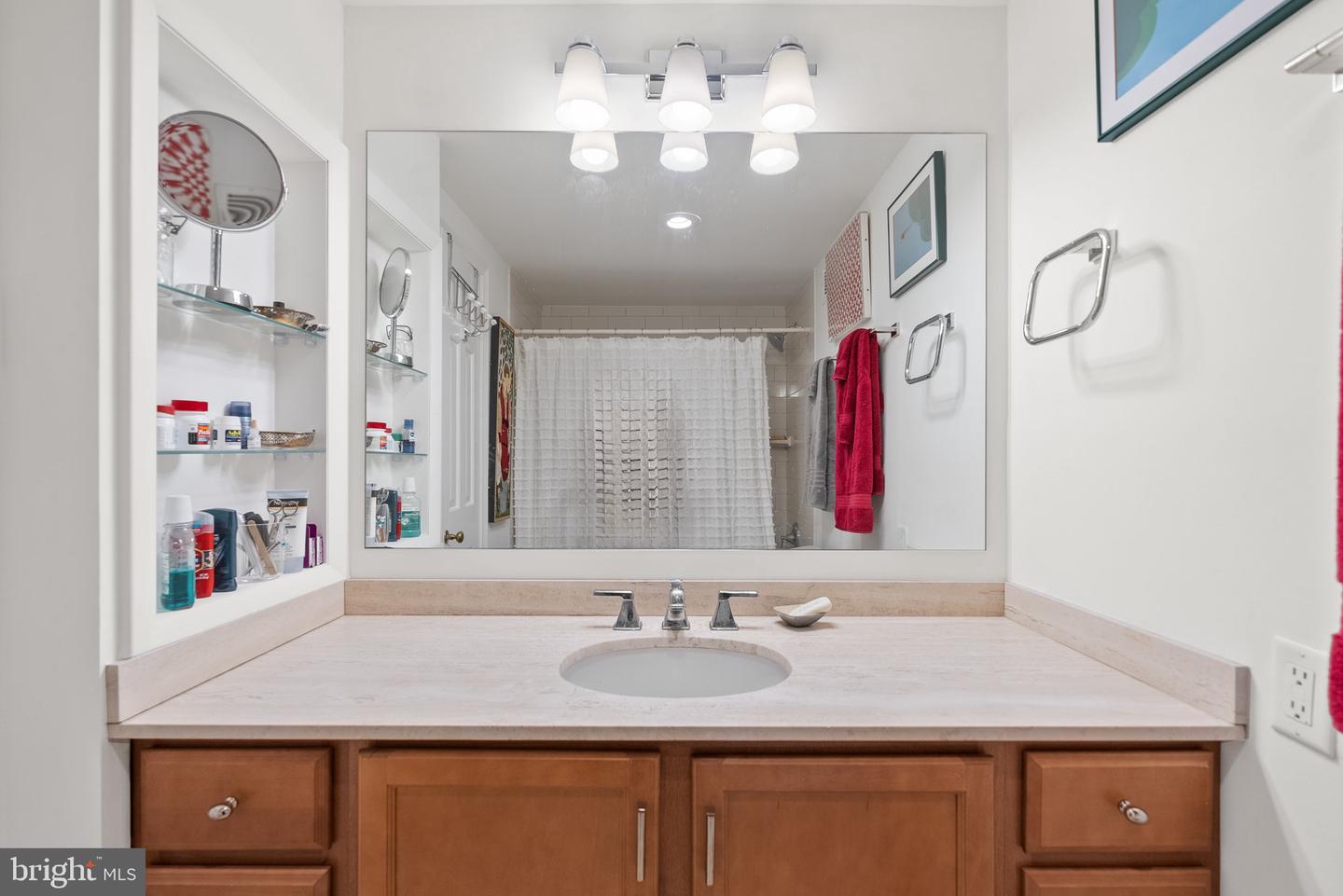 700 NEW HAMPSHIRE AVE NW #614, WASHINGTON, District Of Columbia 20037, 1 Bedroom Bedrooms, ,1 BathroomBathrooms,Residential,For sale,700 NEW HAMPSHIRE AVE NW #614,DCDC2201334 MLS # DCDC2201334