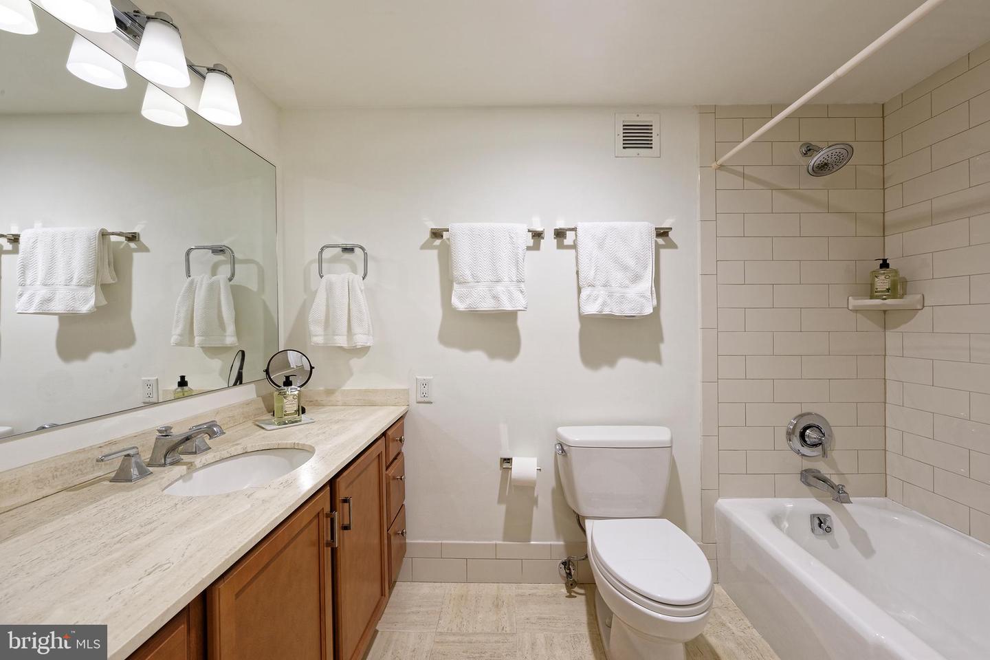 700 NEW HAMPSHIRE AVE NW #614, WASHINGTON, District Of Columbia 20037, 1 Bedroom Bedrooms, ,1 BathroomBathrooms,Residential,For sale,700 NEW HAMPSHIRE AVE NW #614,DCDC2201334 MLS # DCDC2201334