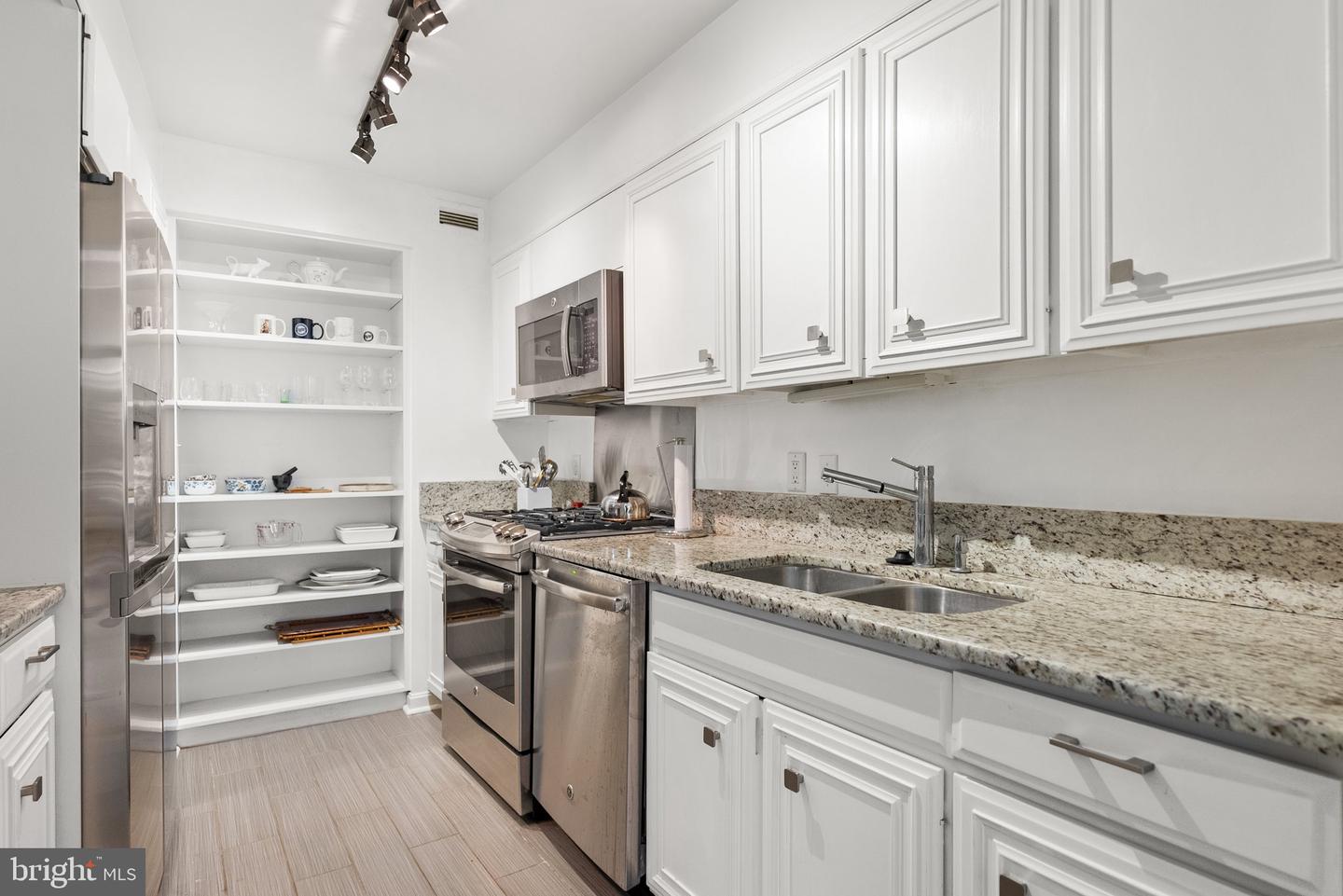 700 NEW HAMPSHIRE AVE NW #614, WASHINGTON, District Of Columbia 20037, 1 Bedroom Bedrooms, ,1 BathroomBathrooms,Residential,For sale,700 NEW HAMPSHIRE AVE NW #614,DCDC2201334 MLS # DCDC2201334