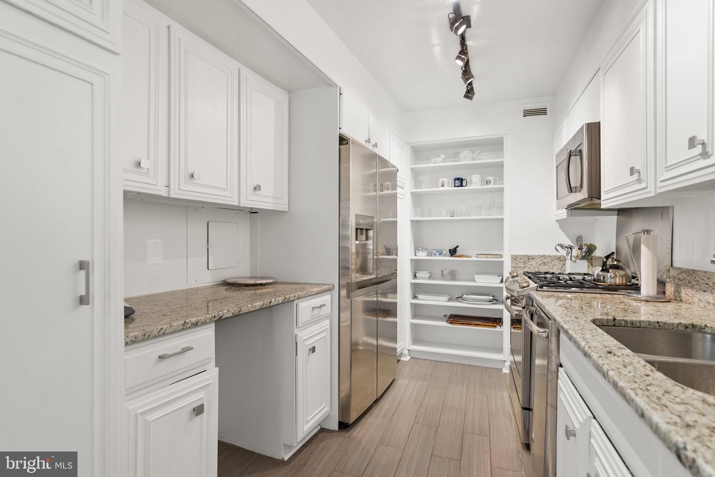 700 NEW HAMPSHIRE AVE NW #614, WASHINGTON, District Of Columbia 20037, 1 Bedroom Bedrooms, ,1 BathroomBathrooms,Residential,For sale,700 NEW HAMPSHIRE AVE NW #614,DCDC2201334 MLS # DCDC2201334