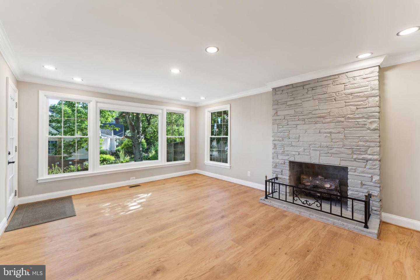 1901 BELLE HAVEN RD, ALEXANDRIA, Virginia 22307, 5 Bedrooms Bedrooms, ,3 BathroomsBathrooms,Residential,For sale,1901 BELLE HAVEN RD,VAFX2241804 MLS # VAFX2241804
