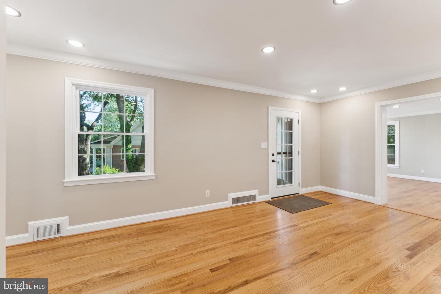 1901 BELLE HAVEN RD, ALEXANDRIA, Virginia 22307, 5 Bedrooms Bedrooms, ,3 BathroomsBathrooms,Residential,For sale,1901 BELLE HAVEN RD,VAFX2241804 MLS # VAFX2241804