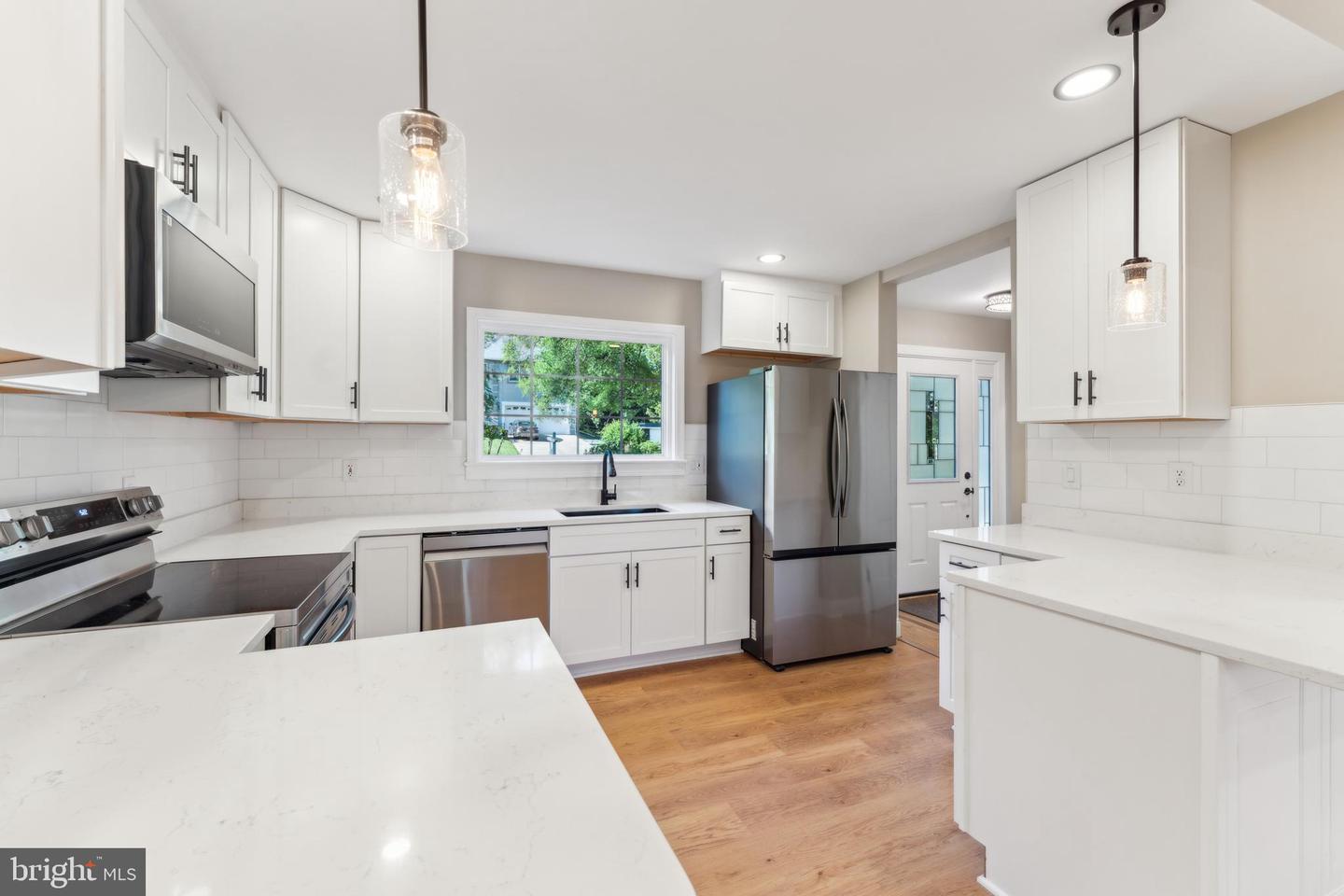 1901 BELLE HAVEN RD, ALEXANDRIA, Virginia 22307, 5 Bedrooms Bedrooms, ,3 BathroomsBathrooms,Residential,For sale,1901 BELLE HAVEN RD,VAFX2241804 MLS # VAFX2241804