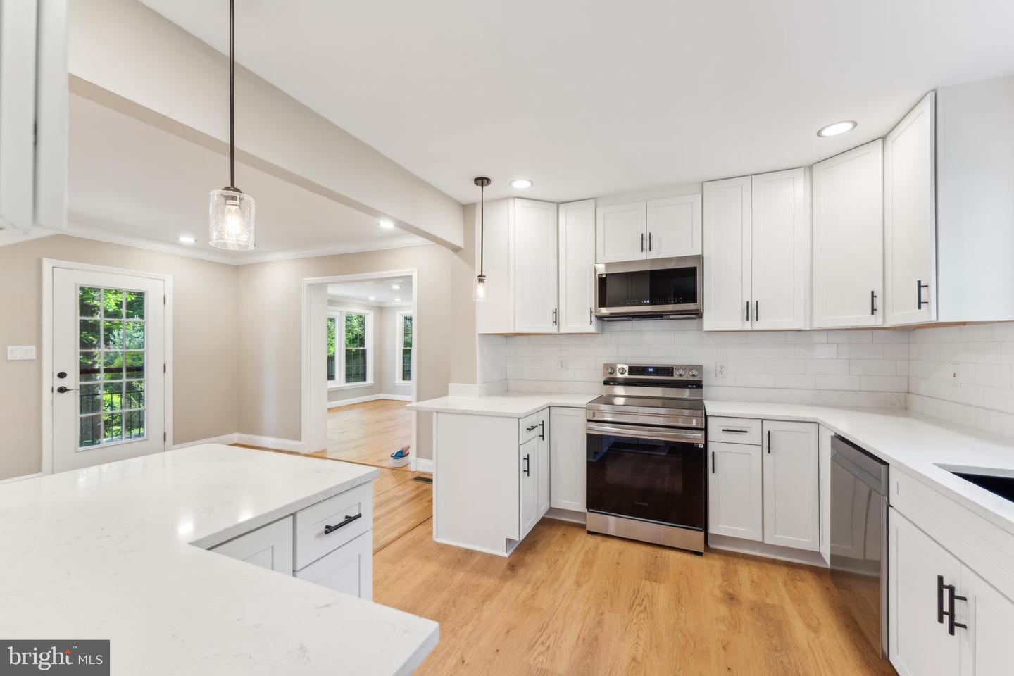 1901 BELLE HAVEN RD, ALEXANDRIA, Virginia 22307, 5 Bedrooms Bedrooms, ,3 BathroomsBathrooms,Residential,For sale,1901 BELLE HAVEN RD,VAFX2241804 MLS # VAFX2241804