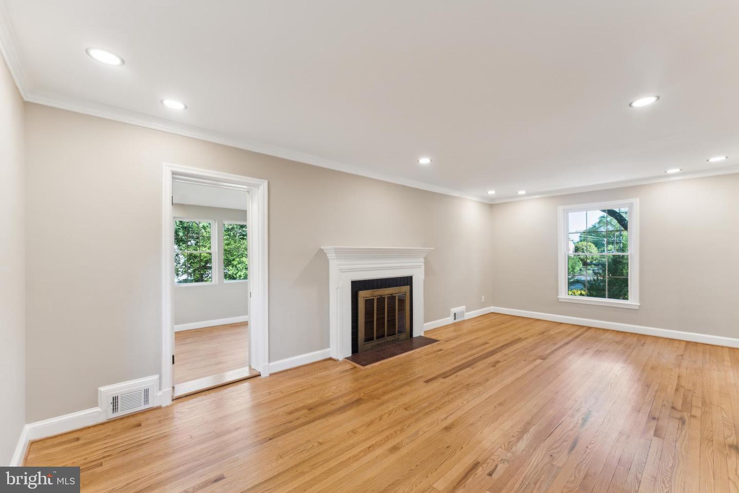 1901 BELLE HAVEN RD, ALEXANDRIA, Virginia 22307, 5 Bedrooms Bedrooms, ,3 BathroomsBathrooms,Residential,For sale,1901 BELLE HAVEN RD,VAFX2241804 MLS # VAFX2241804