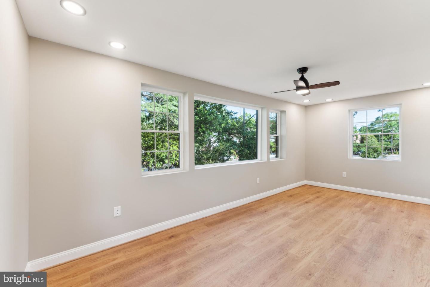 1901 BELLE HAVEN RD, ALEXANDRIA, Virginia 22307, 5 Bedrooms Bedrooms, ,3 BathroomsBathrooms,Residential,For sale,1901 BELLE HAVEN RD,VAFX2241804 MLS # VAFX2241804