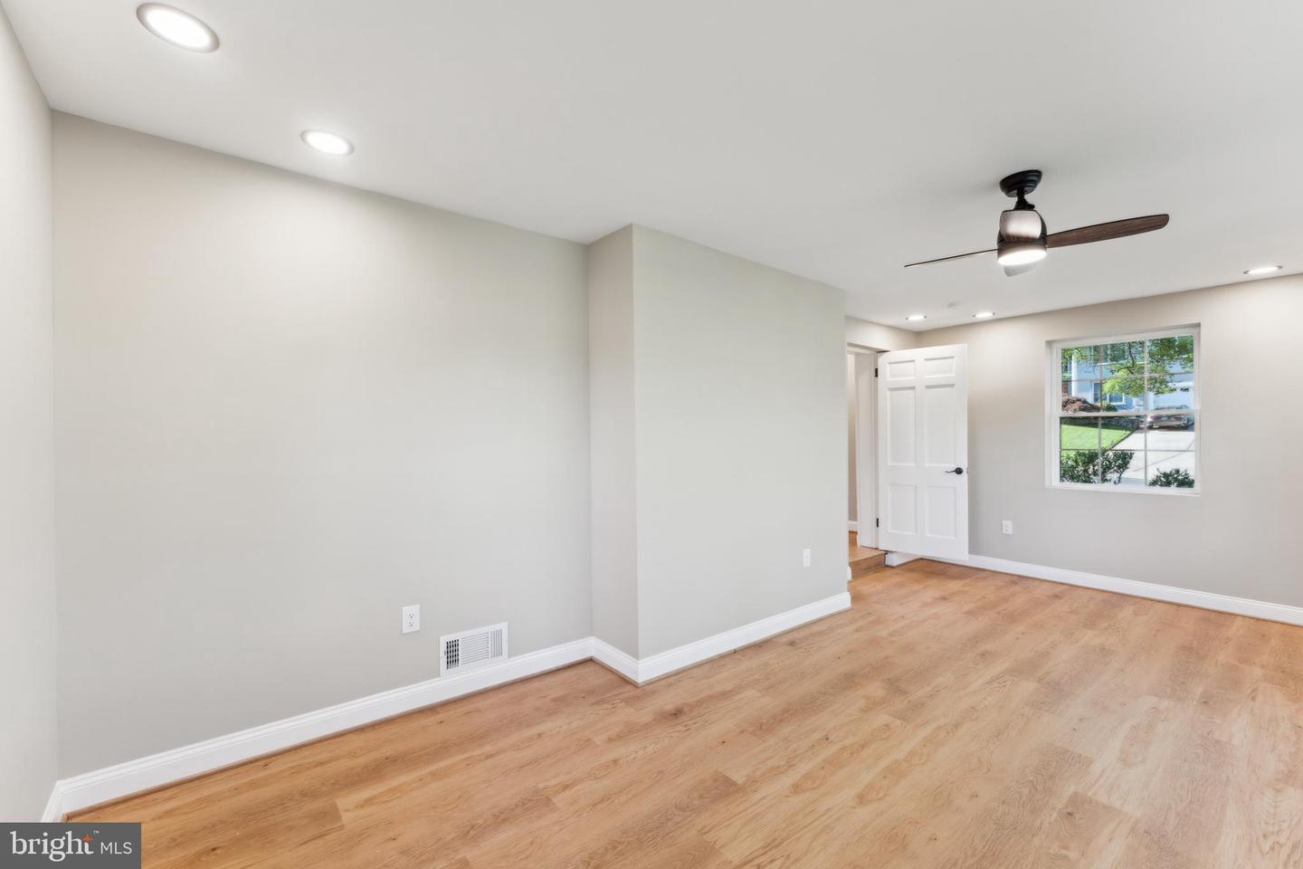 1901 BELLE HAVEN RD, ALEXANDRIA, Virginia 22307, 5 Bedrooms Bedrooms, ,3 BathroomsBathrooms,Residential,For sale,1901 BELLE HAVEN RD,VAFX2241804 MLS # VAFX2241804
