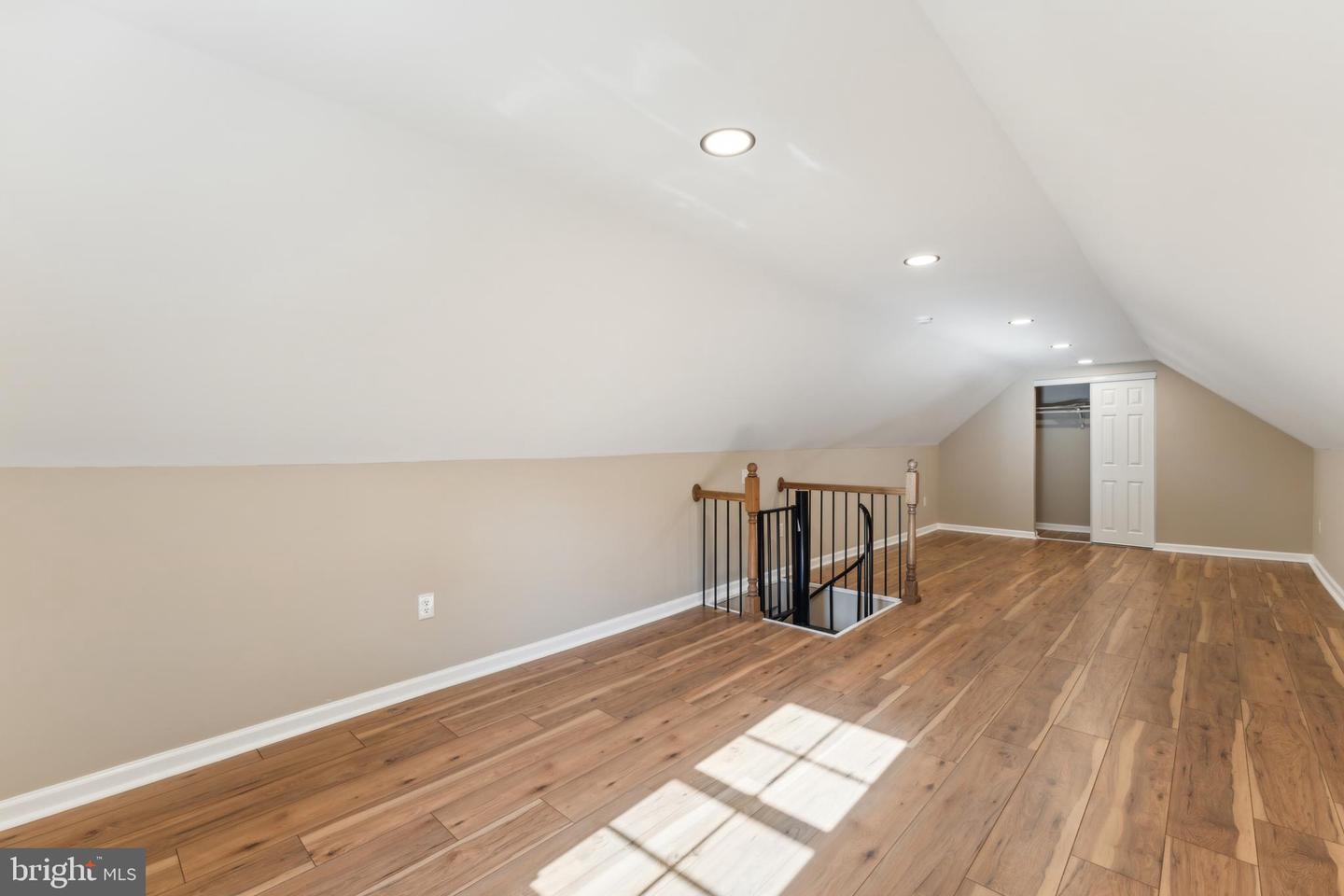 1901 BELLE HAVEN RD, ALEXANDRIA, Virginia 22307, 5 Bedrooms Bedrooms, ,3 BathroomsBathrooms,Residential,For sale,1901 BELLE HAVEN RD,VAFX2241804 MLS # VAFX2241804