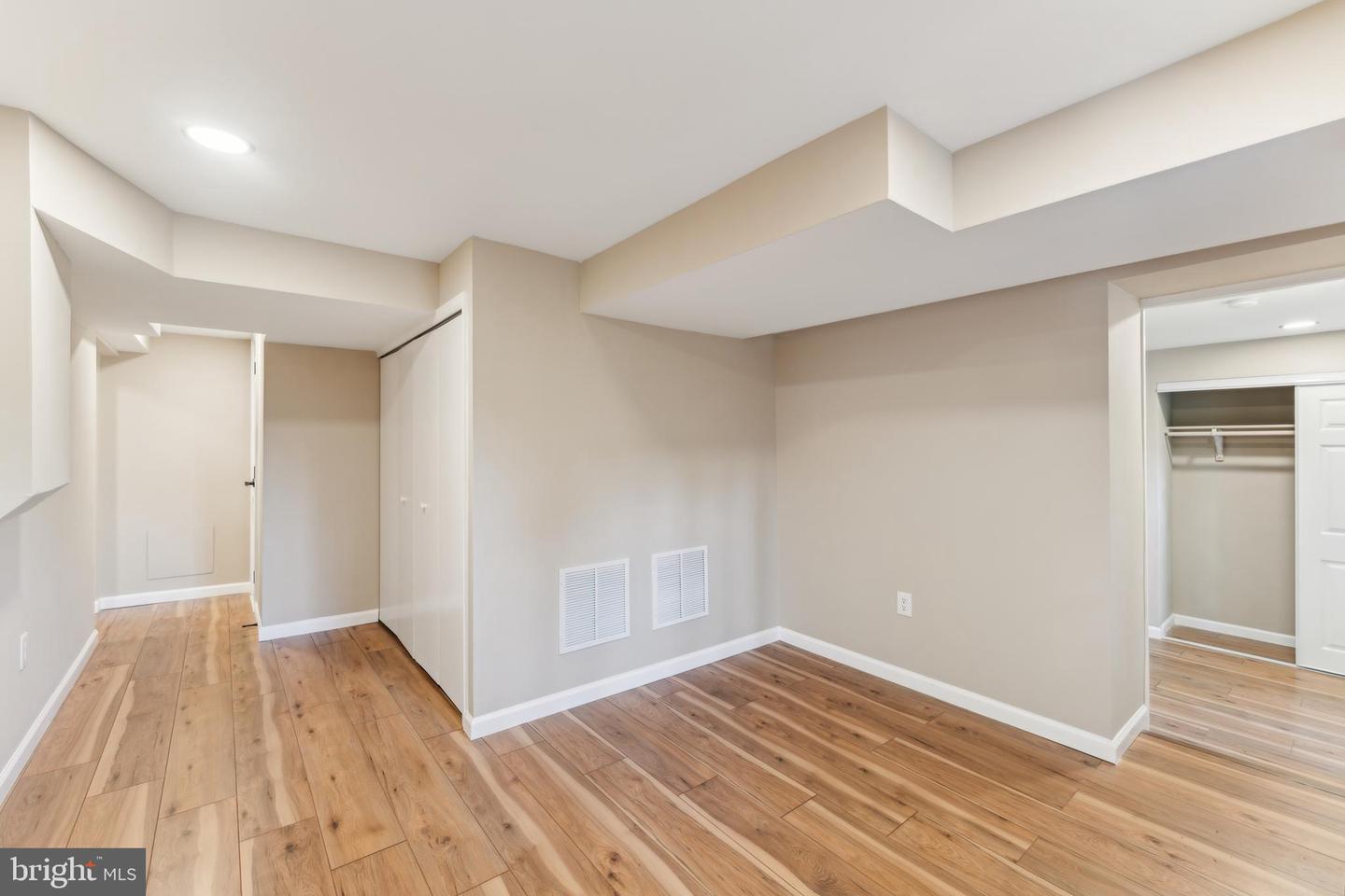 1901 BELLE HAVEN RD, ALEXANDRIA, Virginia 22307, 5 Bedrooms Bedrooms, ,3 BathroomsBathrooms,Residential,For sale,1901 BELLE HAVEN RD,VAFX2241804 MLS # VAFX2241804