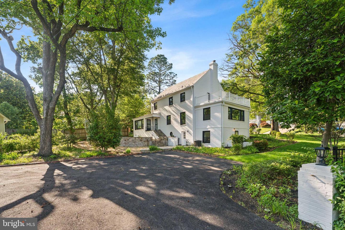 1901 BELLE HAVEN RD, ALEXANDRIA, Virginia 22307, 5 Bedrooms Bedrooms, ,3 BathroomsBathrooms,Residential,For sale,1901 BELLE HAVEN RD,VAFX2241804 MLS # VAFX2241804