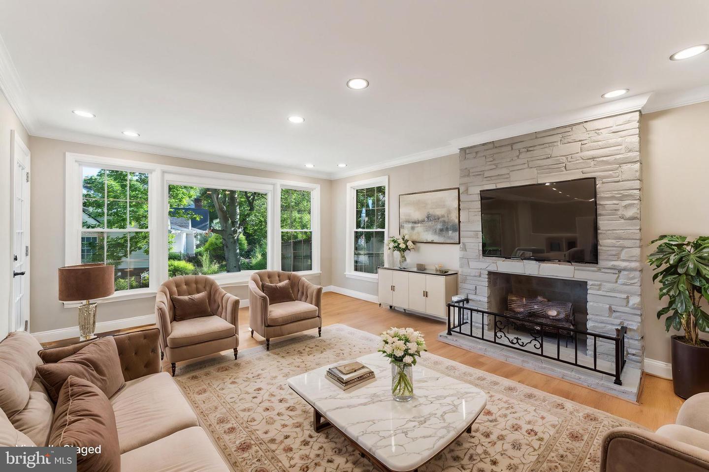 1901 BELLE HAVEN RD, ALEXANDRIA, Virginia 22307, 5 Bedrooms Bedrooms, ,3 BathroomsBathrooms,Residential,For sale,1901 BELLE HAVEN RD,VAFX2241804 MLS # VAFX2241804