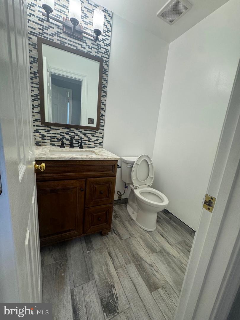 14503 BATTERY RIDGE LN, CENTREVILLE, Virginia 20120, 4 Bedrooms Bedrooms, 4 Rooms Rooms,3 BathroomsBathrooms,Residential,For sale,14503 BATTERY RIDGE LN,VAFX2241872 MLS # VAFX2241872