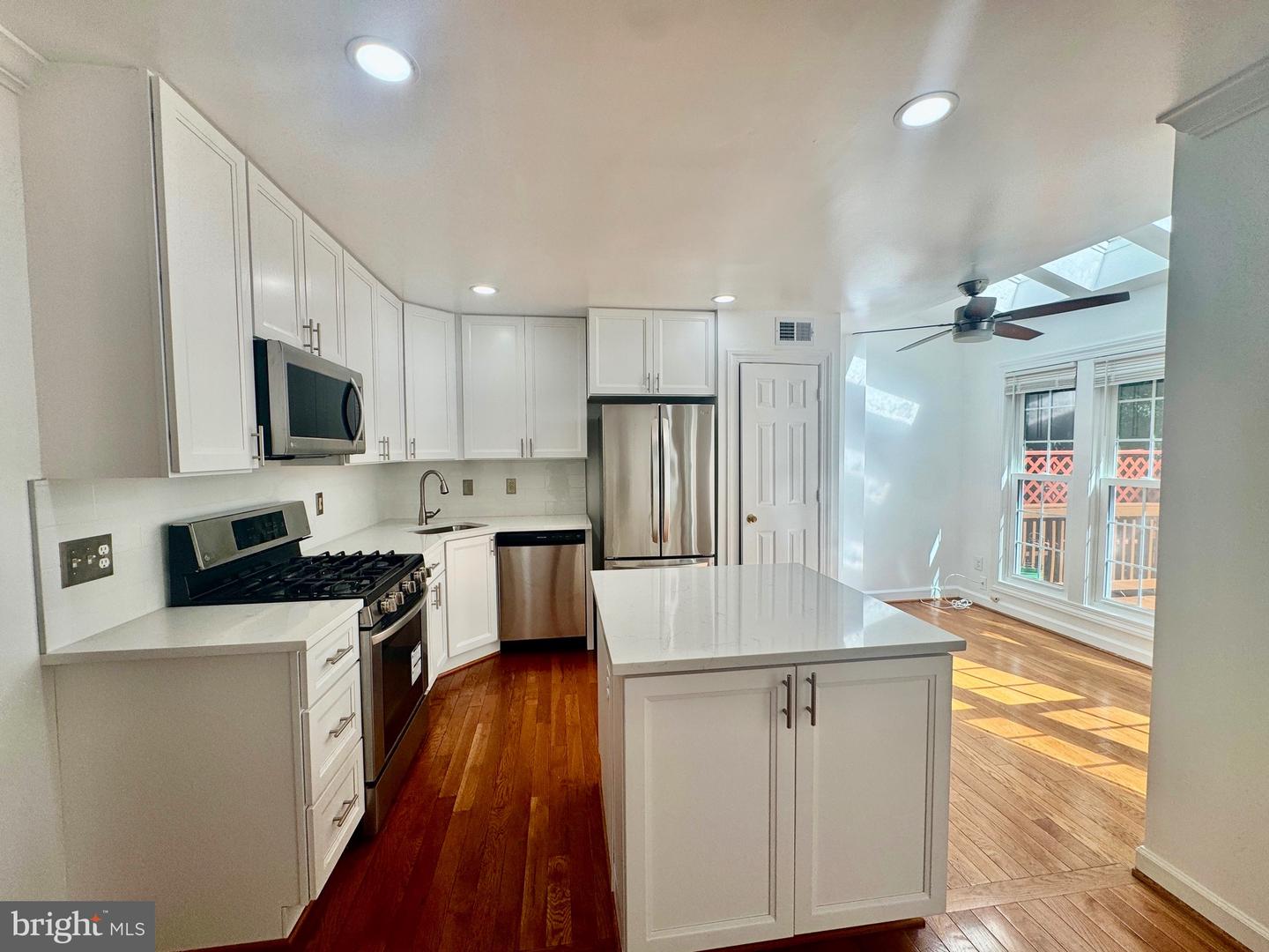 14503 BATTERY RIDGE LN, CENTREVILLE, Virginia 20120, 4 Bedrooms Bedrooms, 4 Rooms Rooms,3 BathroomsBathrooms,Residential,For sale,14503 BATTERY RIDGE LN,VAFX2241872 MLS # VAFX2241872