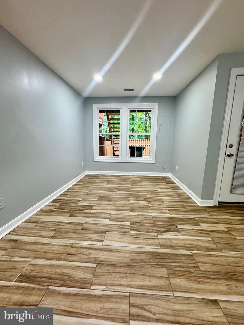 14503 BATTERY RIDGE LN, CENTREVILLE, Virginia 20120, 4 Bedrooms Bedrooms, 4 Rooms Rooms,3 BathroomsBathrooms,Residential,For sale,14503 BATTERY RIDGE LN,VAFX2241872 MLS # VAFX2241872