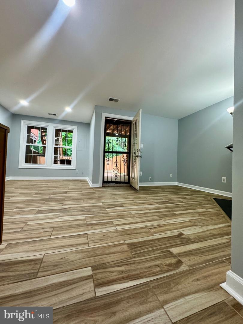 14503 BATTERY RIDGE LN, CENTREVILLE, Virginia 20120, 4 Bedrooms Bedrooms, 4 Rooms Rooms,3 BathroomsBathrooms,Residential,For sale,14503 BATTERY RIDGE LN,VAFX2241872 MLS # VAFX2241872