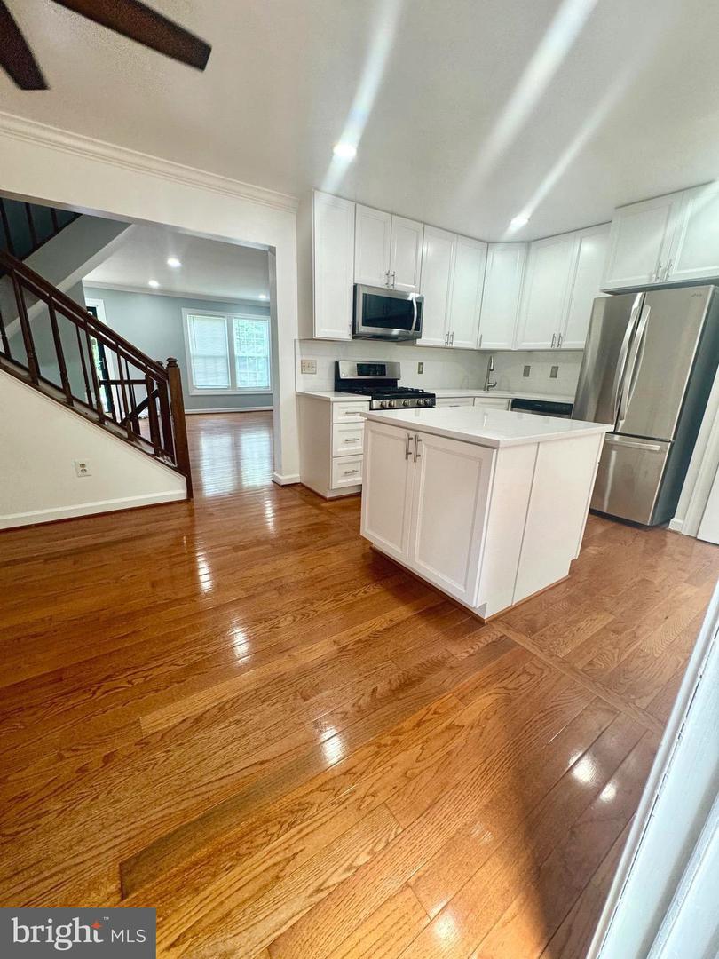 14503 BATTERY RIDGE LN, CENTREVILLE, Virginia 20120, 4 Bedrooms Bedrooms, 4 Rooms Rooms,3 BathroomsBathrooms,Residential,For sale,14503 BATTERY RIDGE LN,VAFX2241872 MLS # VAFX2241872