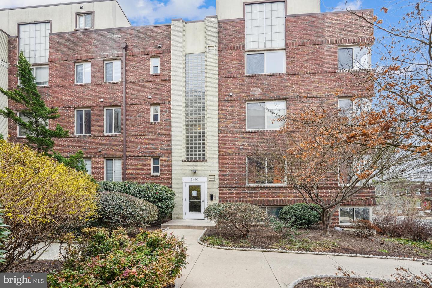 5401 9TH ST NW #202, WASHINGTON, District Of Columbia 20011, 1 Bedroom Bedrooms, ,1 BathroomBathrooms,Residential,For sale,5401 9TH ST NW #202,DCDC2201722 MLS # DCDC2201722