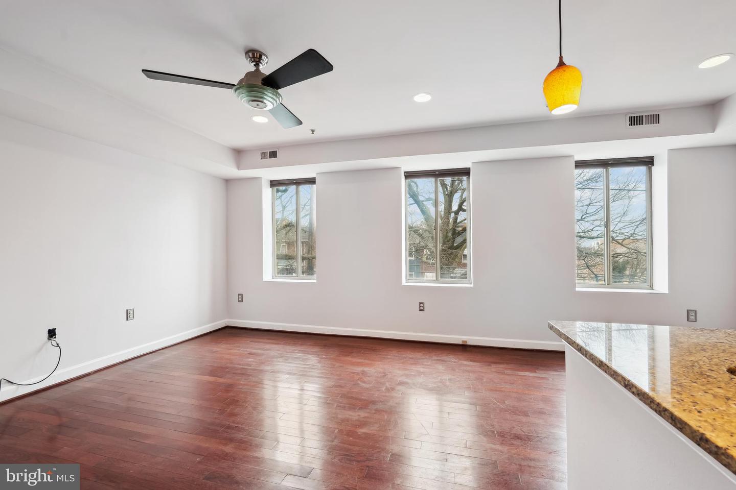 5401 9TH ST NW #202, WASHINGTON, District Of Columbia 20011, 1 Bedroom Bedrooms, ,1 BathroomBathrooms,Residential,For sale,5401 9TH ST NW #202,DCDC2201722 MLS # DCDC2201722