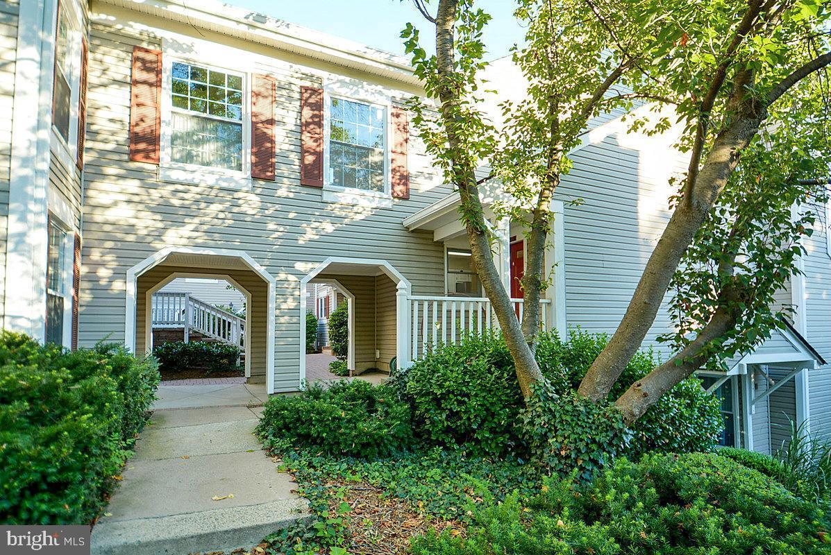 2923 S WOODSTOCK ST #D, ARLINGTON, Virginia 22206, 2 Bedrooms Bedrooms, ,2 BathroomsBathrooms,Residential,For sale,2923 S WOODSTOCK ST #D,VAAR2057954 MLS # VAAR2057954