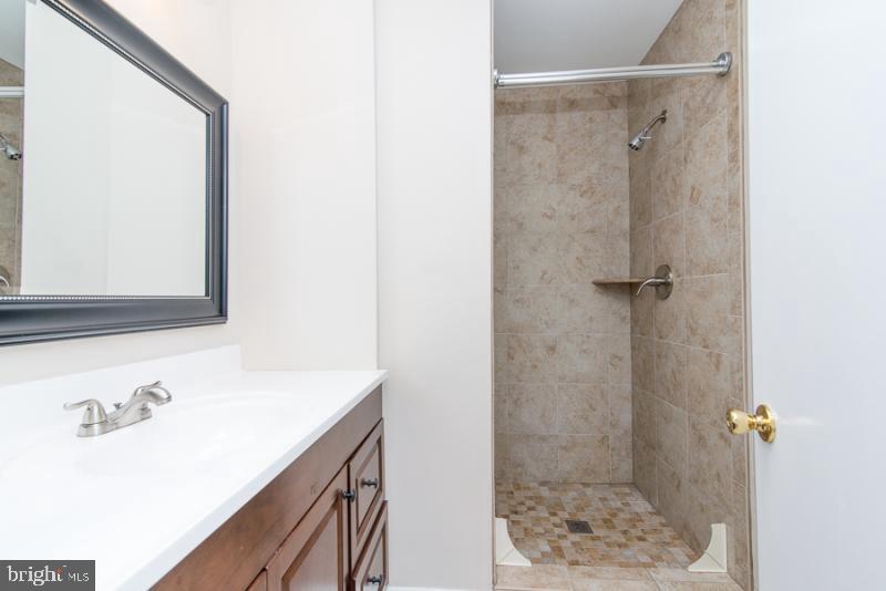 2923 S WOODSTOCK ST #D, ARLINGTON, Virginia 22206, 2 Bedrooms Bedrooms, ,2 BathroomsBathrooms,Residential,For sale,2923 S WOODSTOCK ST #D,VAAR2057954 MLS # VAAR2057954