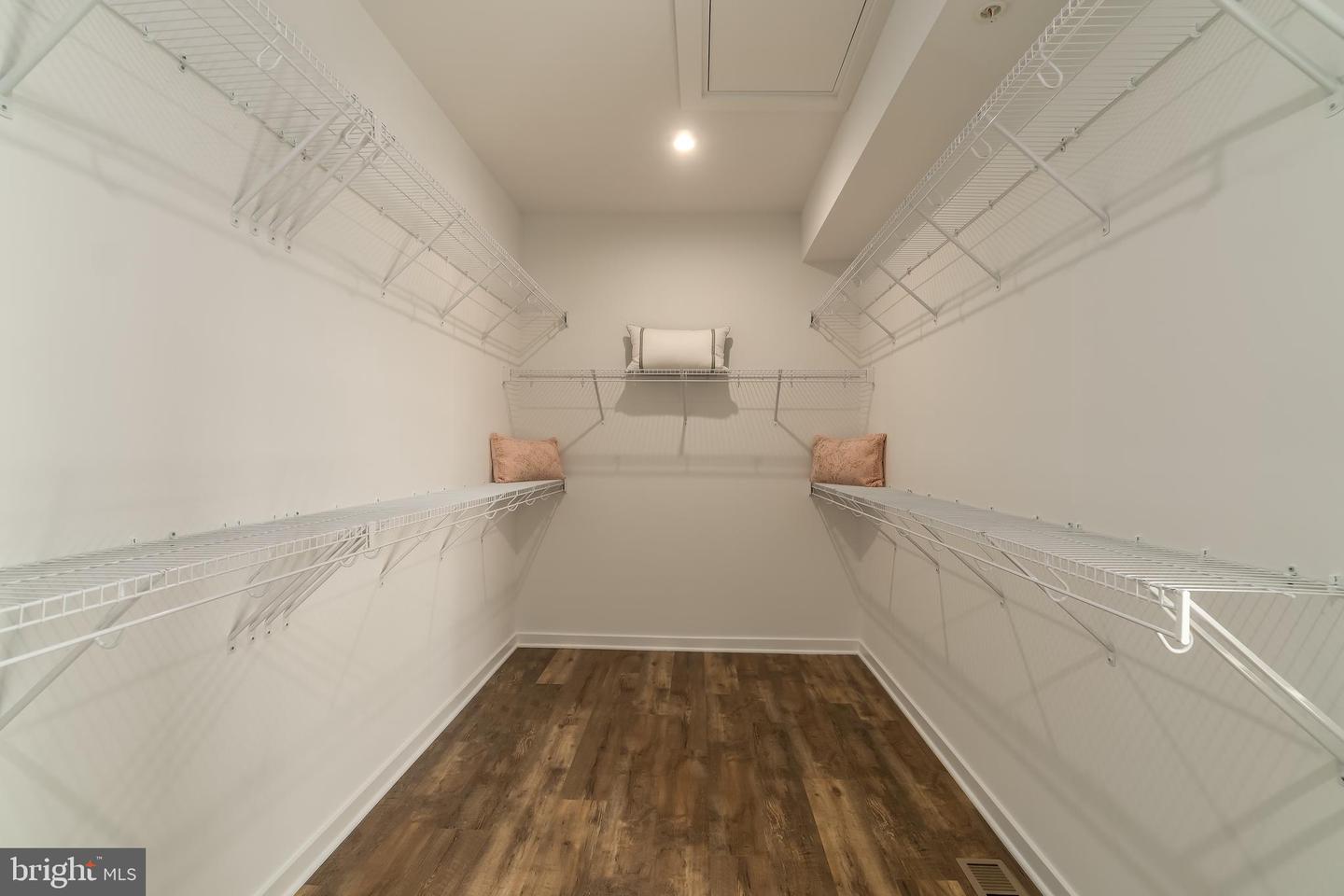 2116 ABBOCCATO TER SE, LEESBURG, Virginia 20175, 3 Bedrooms Bedrooms, ,2 BathroomsBathrooms,Residential,For sale,2116 ABBOCCATO TER SE,VALO2097382 MLS # VALO2097382