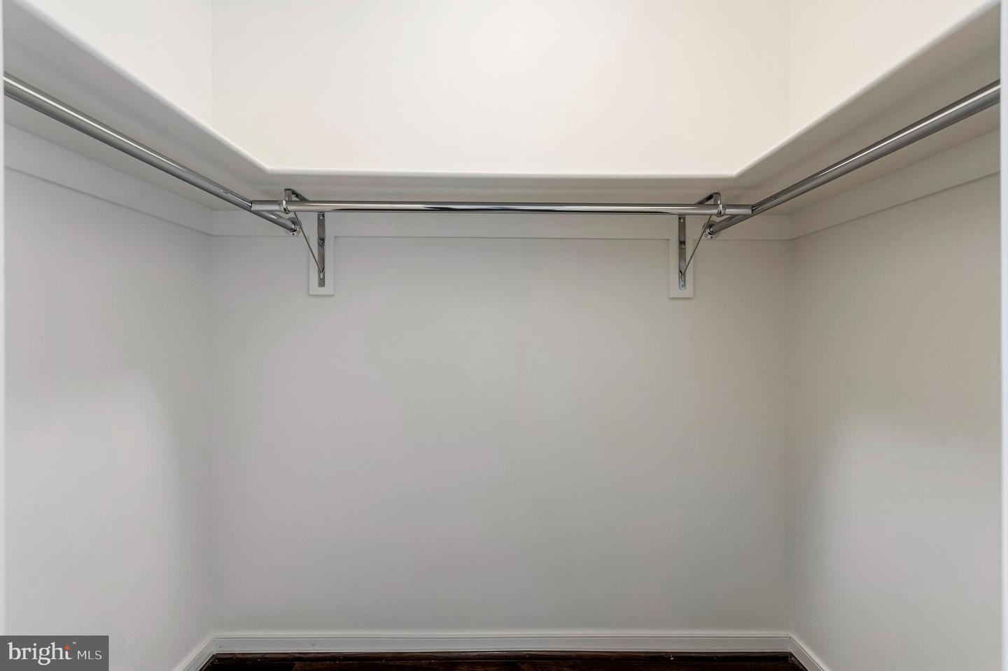 6900 FLEETWOOD RD #322, MCLEAN, Virginia 22101, 2 Bedrooms Bedrooms, ,2 BathroomsBathrooms,Residential,For sale,6900 FLEETWOOD RD #322,VAFX2242266 MLS # VAFX2242266