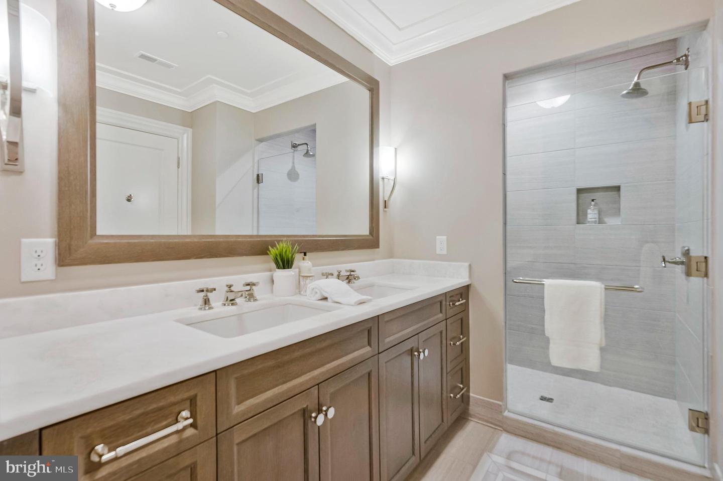 6900 FLEETWOOD RD #322, MCLEAN, Virginia 22101, 2 Bedrooms Bedrooms, ,2 BathroomsBathrooms,Residential,For sale,6900 FLEETWOOD RD #322,VAFX2242266 MLS # VAFX2242266