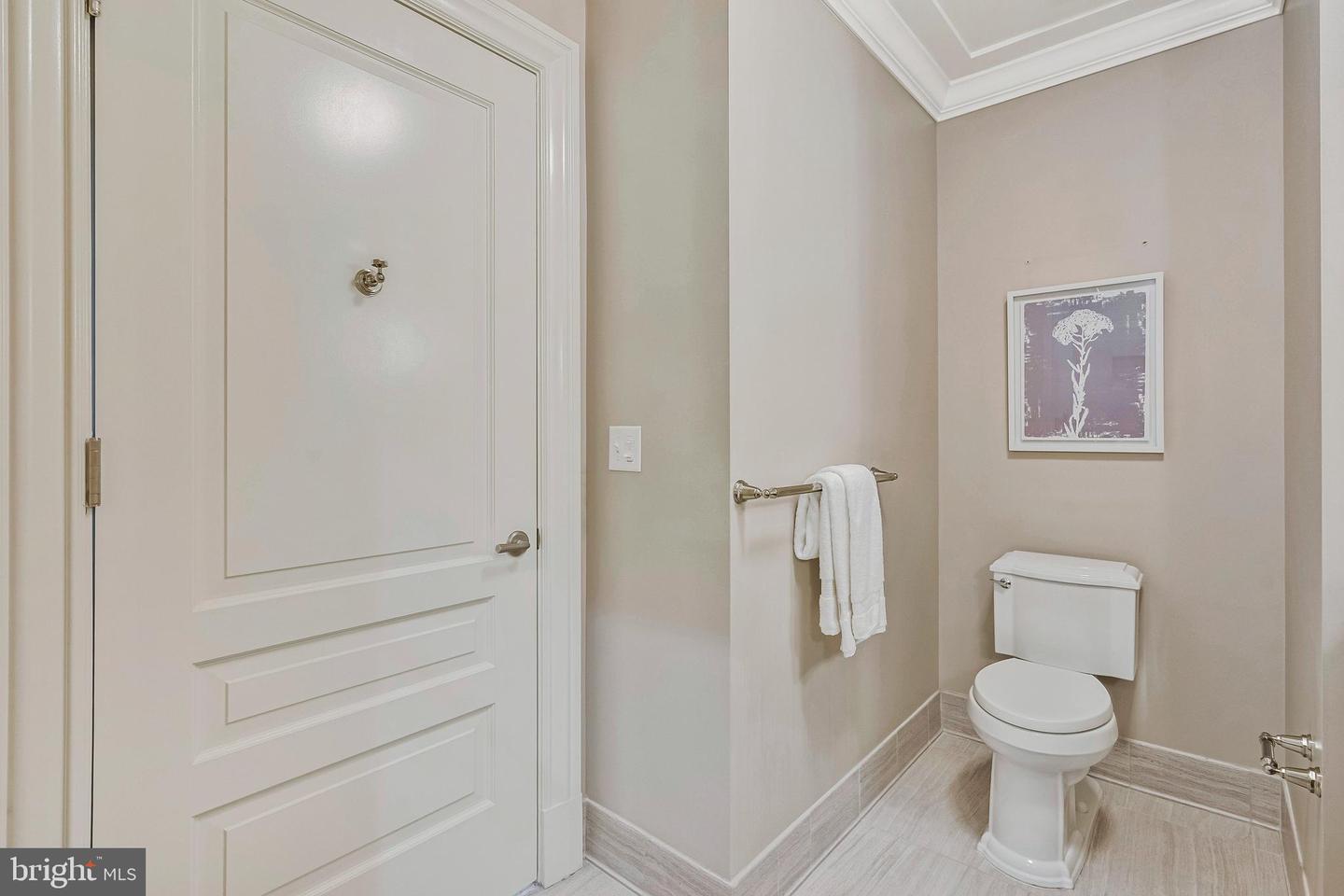 6900 FLEETWOOD RD #322, MCLEAN, Virginia 22101, 2 Bedrooms Bedrooms, ,2 BathroomsBathrooms,Residential,For sale,6900 FLEETWOOD RD #322,VAFX2242266 MLS # VAFX2242266