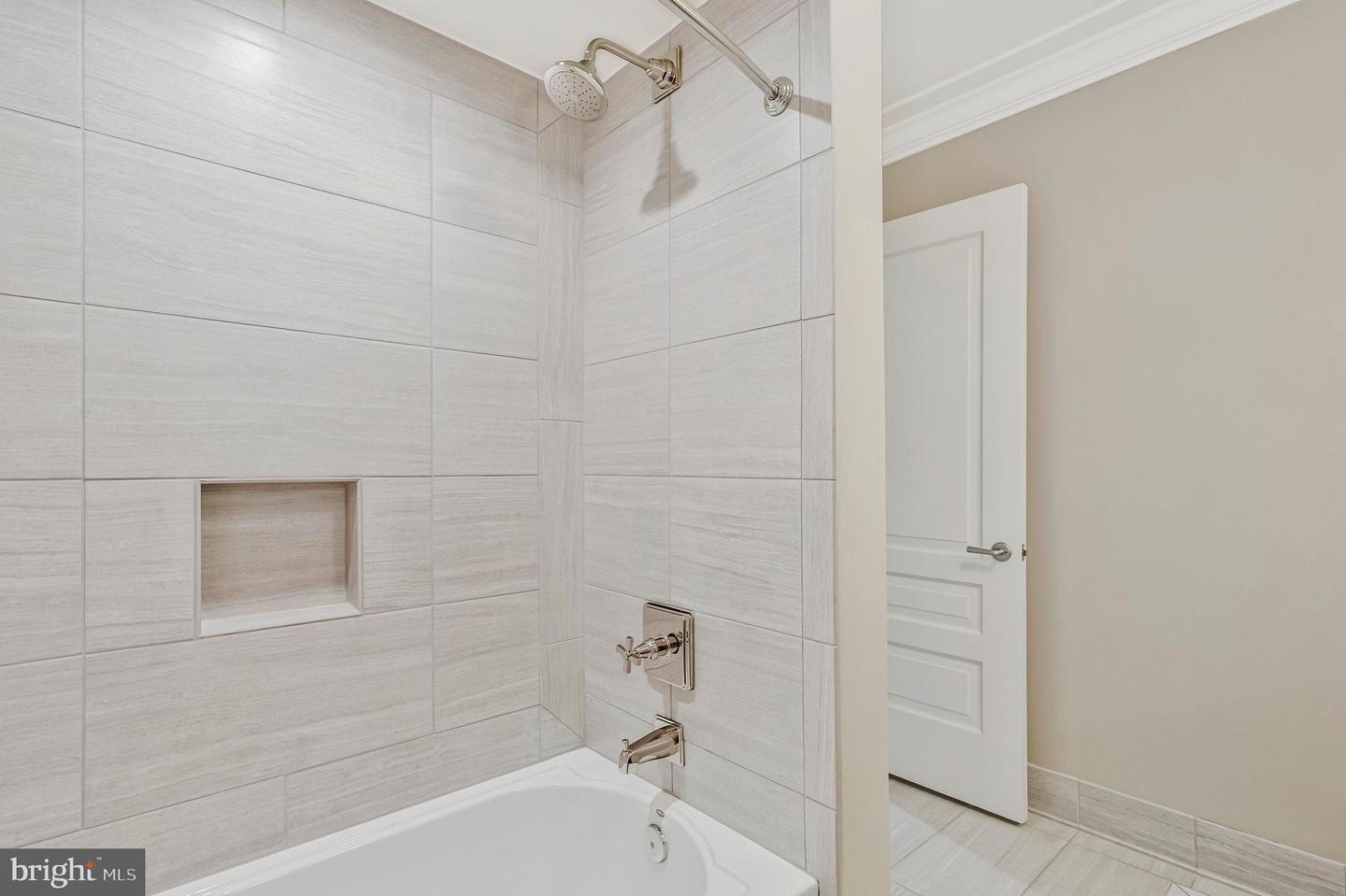 6900 FLEETWOOD RD #322, MCLEAN, Virginia 22101, 2 Bedrooms Bedrooms, ,2 BathroomsBathrooms,Residential,For sale,6900 FLEETWOOD RD #322,VAFX2242266 MLS # VAFX2242266