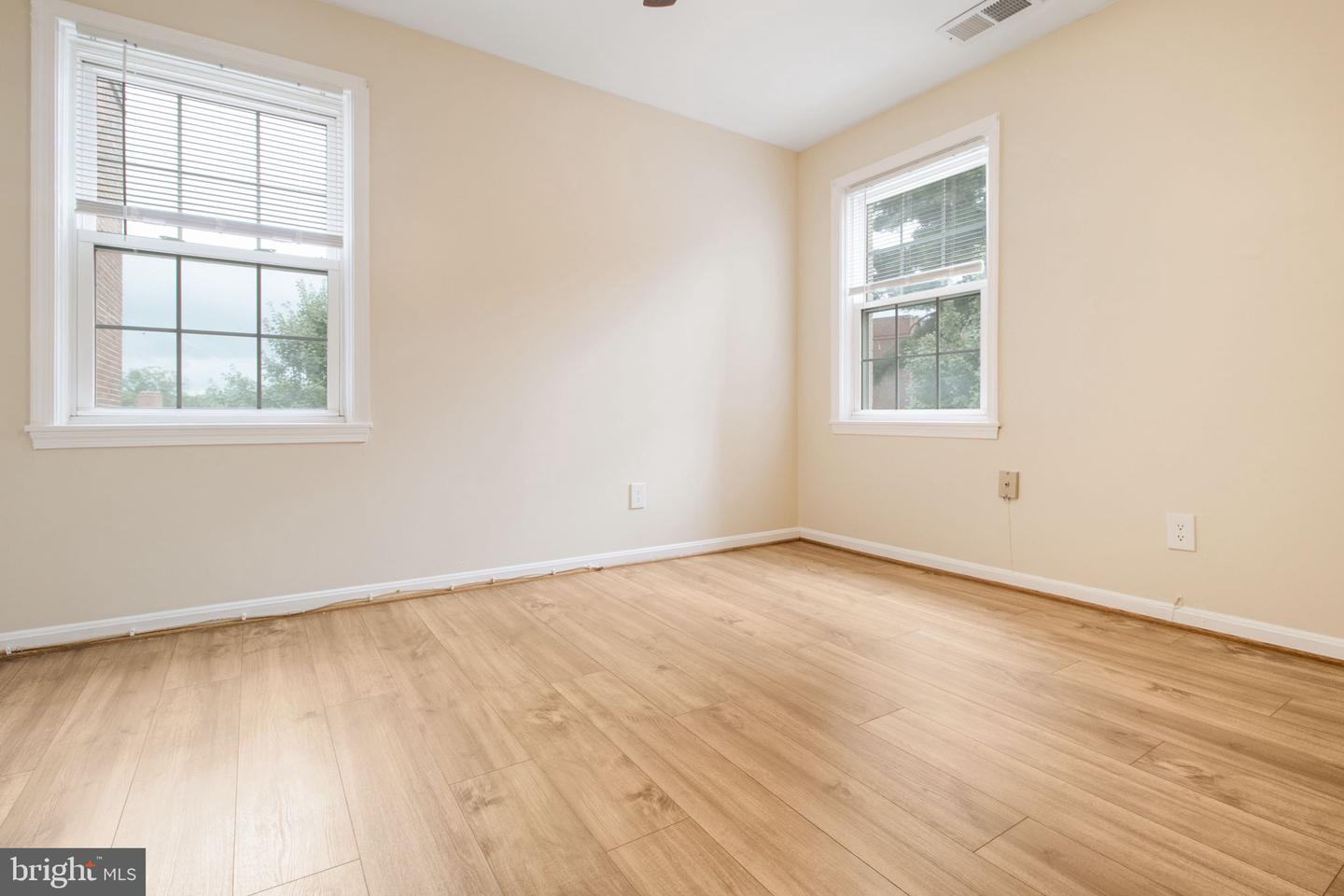 3923 PENNSYLVANIA AVE SE #201, WASHINGTON, District Of Columbia 20020, 2 Bedrooms Bedrooms, ,1 BathroomBathrooms,Residential,For sale,3923 PENNSYLVANIA AVE SE #201,DCDC2201764 MLS # DCDC2201764