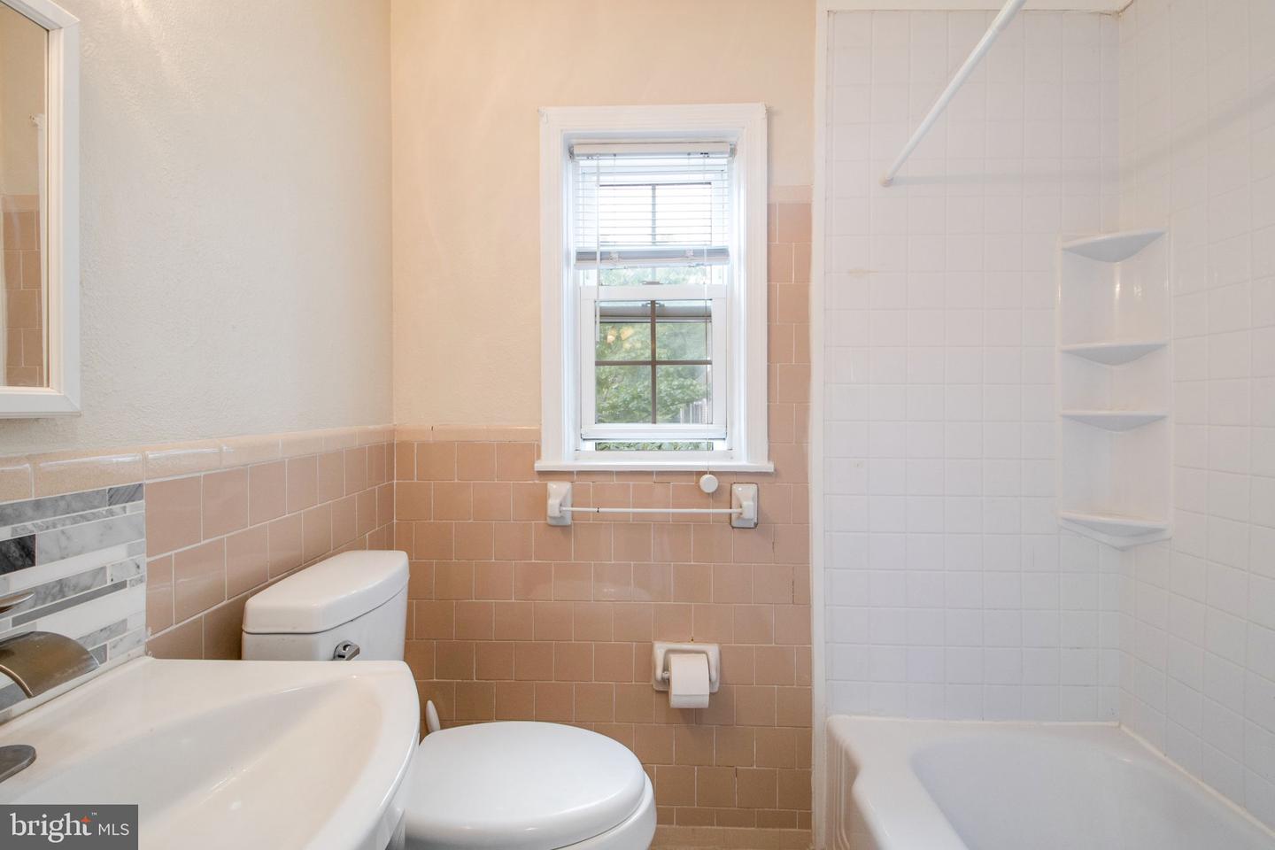 3923 PENNSYLVANIA AVE SE #201, WASHINGTON, District Of Columbia 20020, 2 Bedrooms Bedrooms, ,1 BathroomBathrooms,Residential,For sale,3923 PENNSYLVANIA AVE SE #201,DCDC2201764 MLS # DCDC2201764
