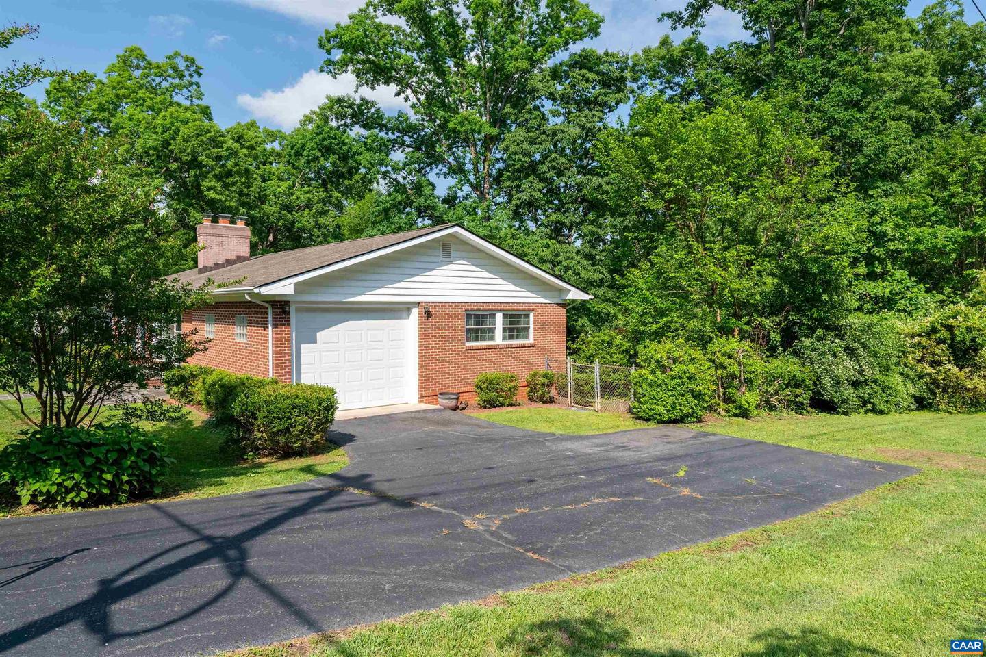 150 N BENNINGTON RD, CHARLOTTESVILLE, Virginia 22901, 4 Bedrooms Bedrooms, ,3 BathroomsBathrooms,Residential,For sale,150 N BENNINGTON RD,664782 MLS # 664782