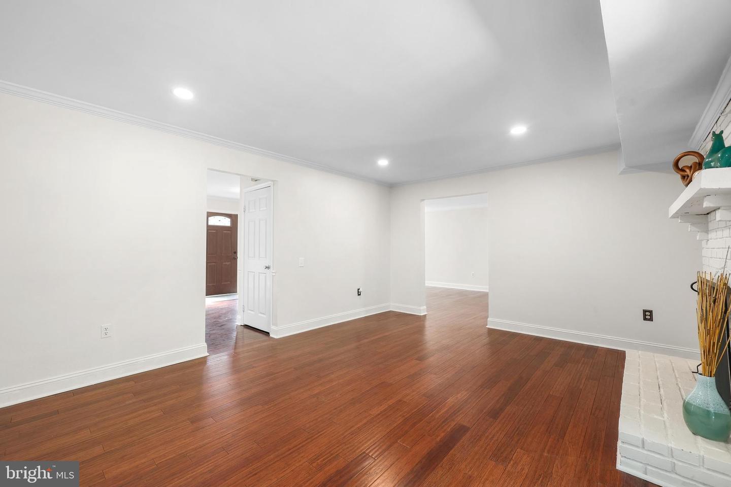 10840 BURR OAK WAY, BURKE, Virginia 22015, 4 Bedrooms Bedrooms, ,2 BathroomsBathrooms,Residential,For sale,10840 BURR OAK WAY,VAFX2242298 MLS # VAFX2242298
