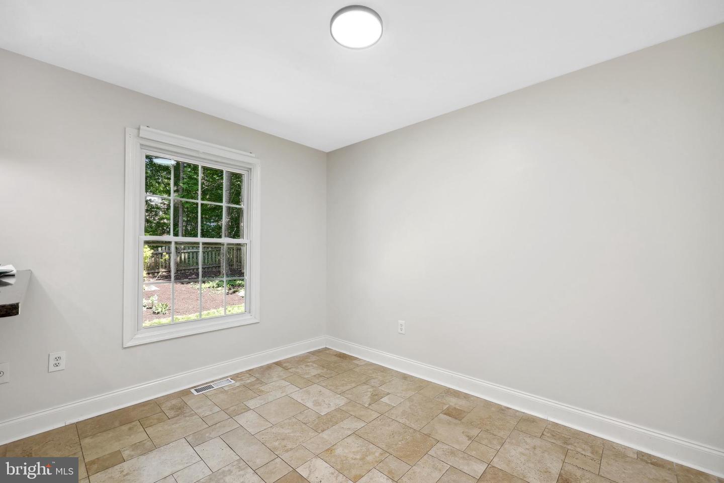 10840 BURR OAK WAY, BURKE, Virginia 22015, 4 Bedrooms Bedrooms, ,2 BathroomsBathrooms,Residential,For sale,10840 BURR OAK WAY,VAFX2242298 MLS # VAFX2242298