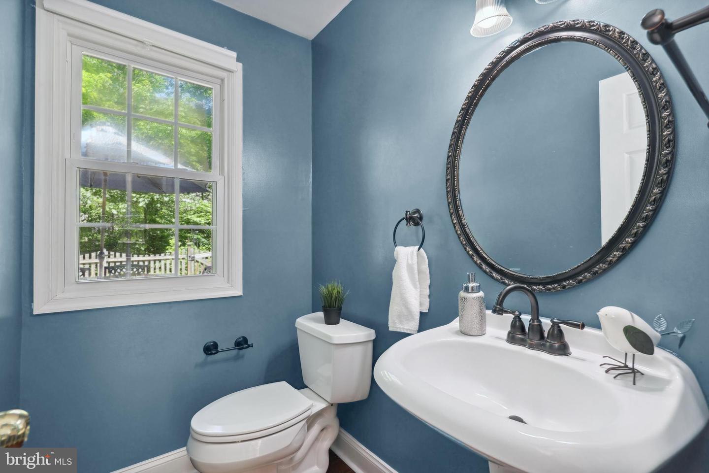 10840 BURR OAK WAY, BURKE, Virginia 22015, 4 Bedrooms Bedrooms, ,2 BathroomsBathrooms,Residential,For sale,10840 BURR OAK WAY,VAFX2242298 MLS # VAFX2242298