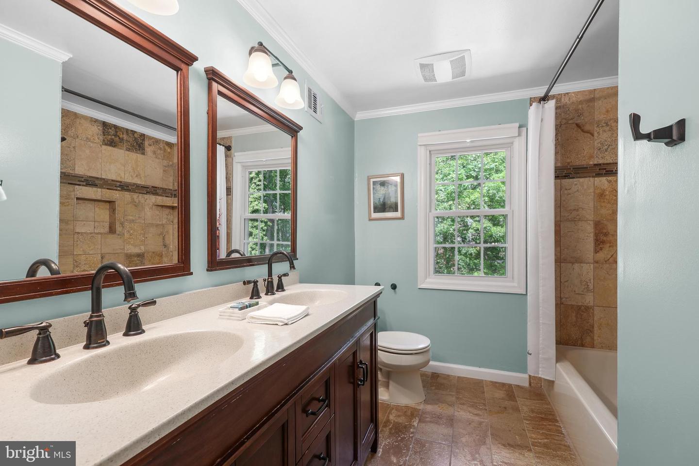 10840 BURR OAK WAY, BURKE, Virginia 22015, 4 Bedrooms Bedrooms, ,2 BathroomsBathrooms,Residential,For sale,10840 BURR OAK WAY,VAFX2242298 MLS # VAFX2242298