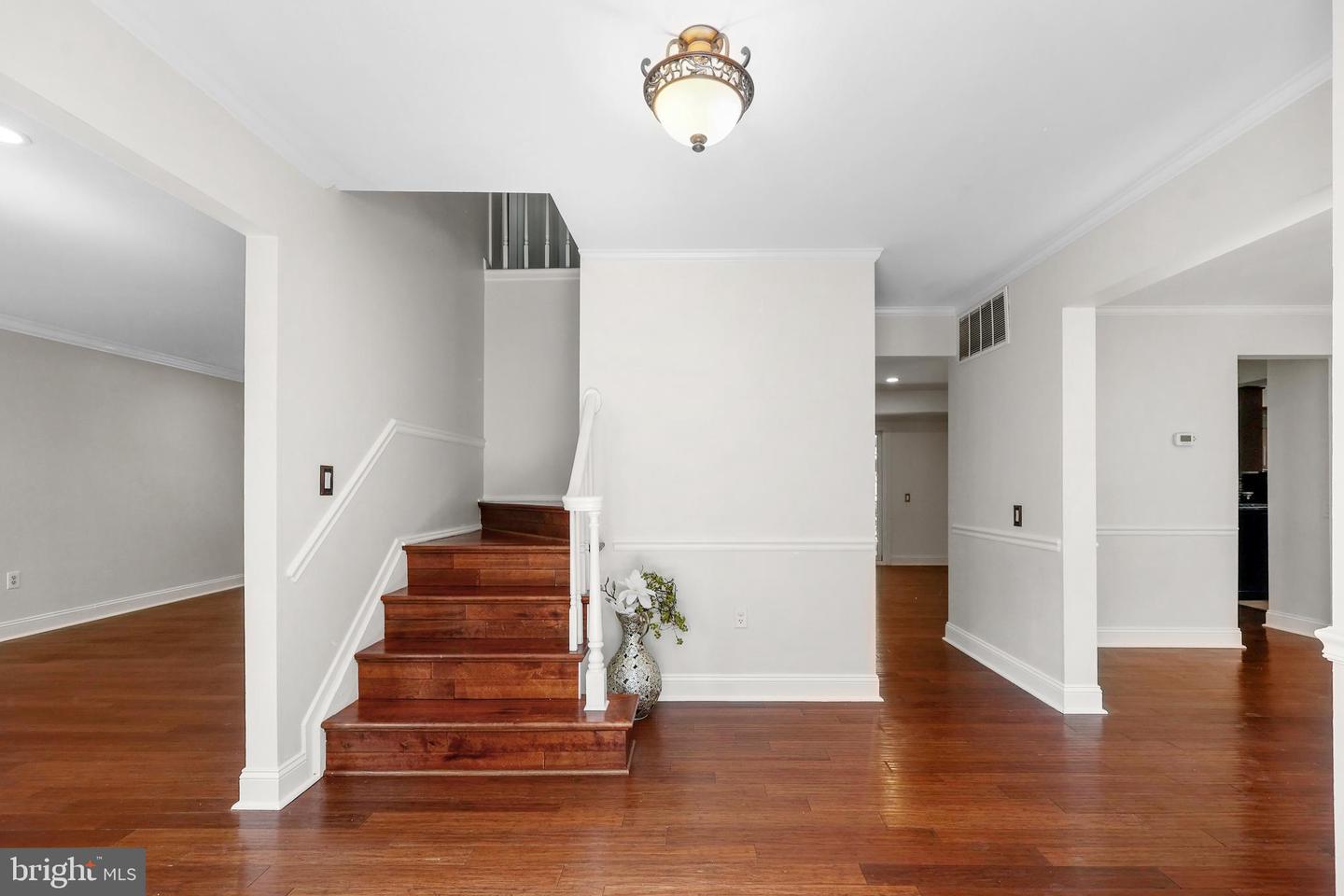 10840 BURR OAK WAY, BURKE, Virginia 22015, 4 Bedrooms Bedrooms, ,2 BathroomsBathrooms,Residential,For sale,10840 BURR OAK WAY,VAFX2242298 MLS # VAFX2242298