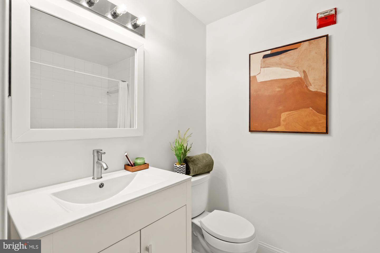 2001 12TH ST NW #410, WASHINGTON, District Of Columbia 20009, 1 Bedroom Bedrooms, ,1 BathroomBathrooms,Residential,For sale,2001 12TH ST NW #410,DCDC2201484 MLS # DCDC2201484